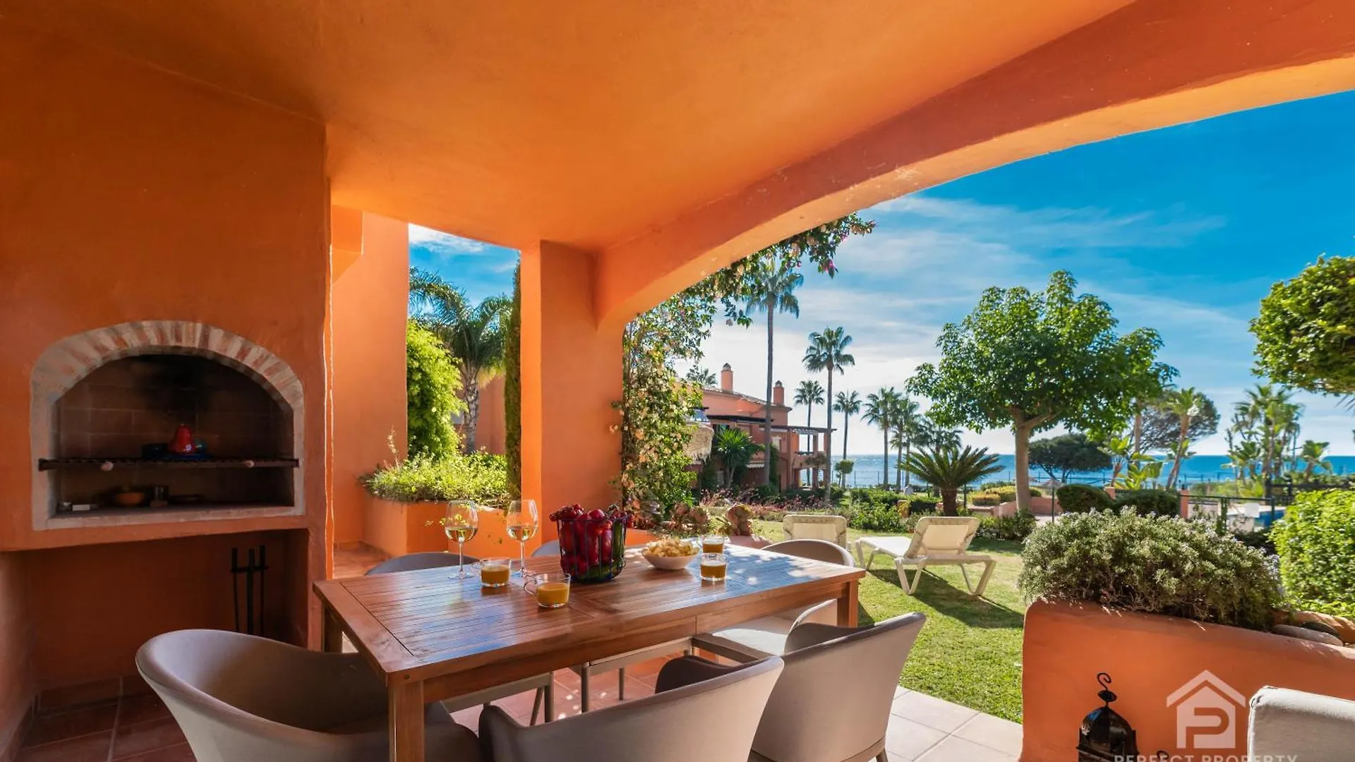 Apartmán Casa Africa - Exclusive 2Br By The Sea With Pool Estepona 0*,